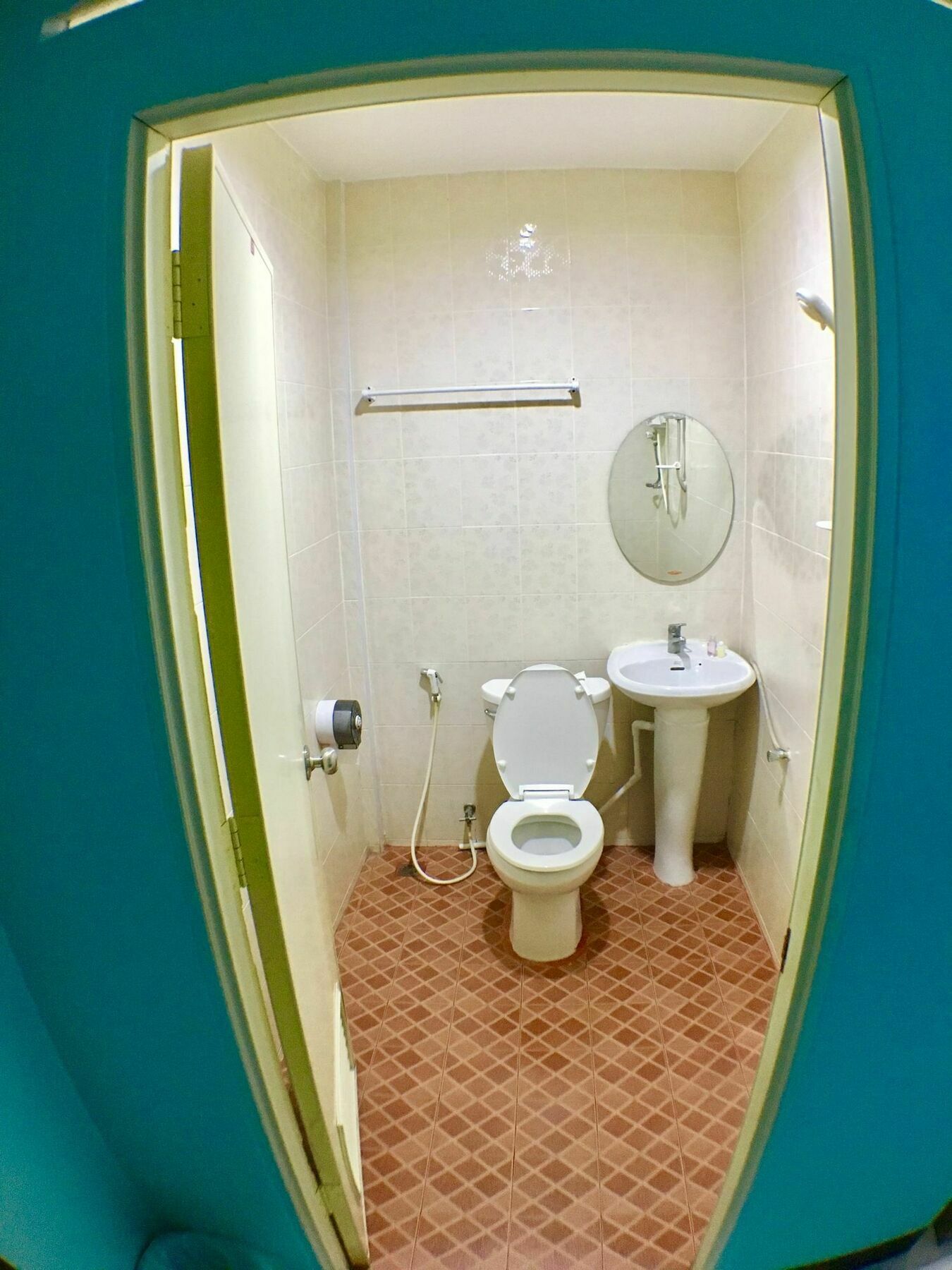 S. T. House Gasthuis Kata Beach (Phuket)