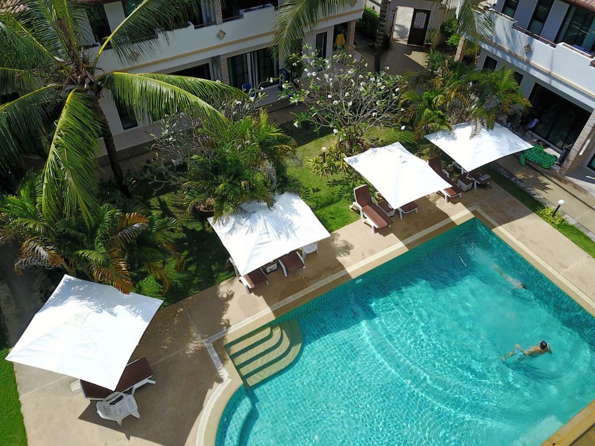 Babylon Pool Resort