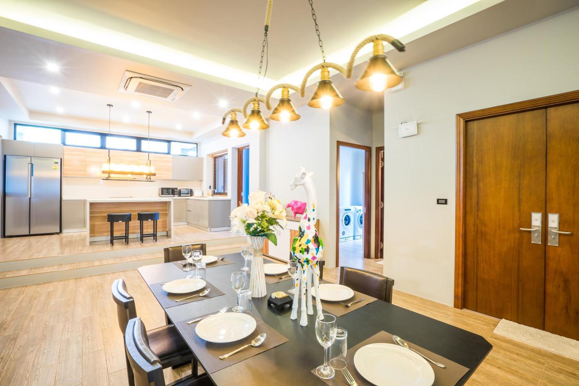 Villa Nakara Hill Phuket Chalong