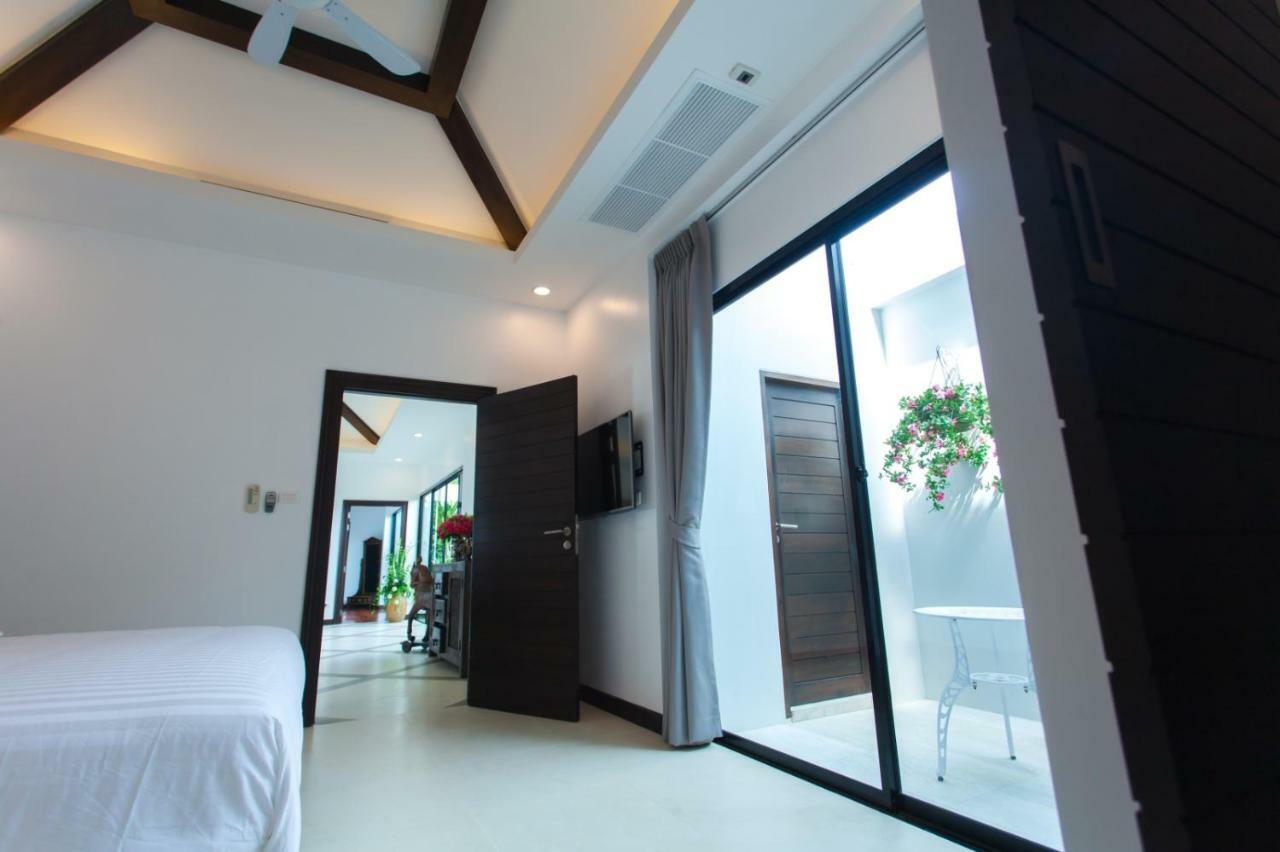 Spacious 4 Bedrooms Private Pool In Phuket Rawai