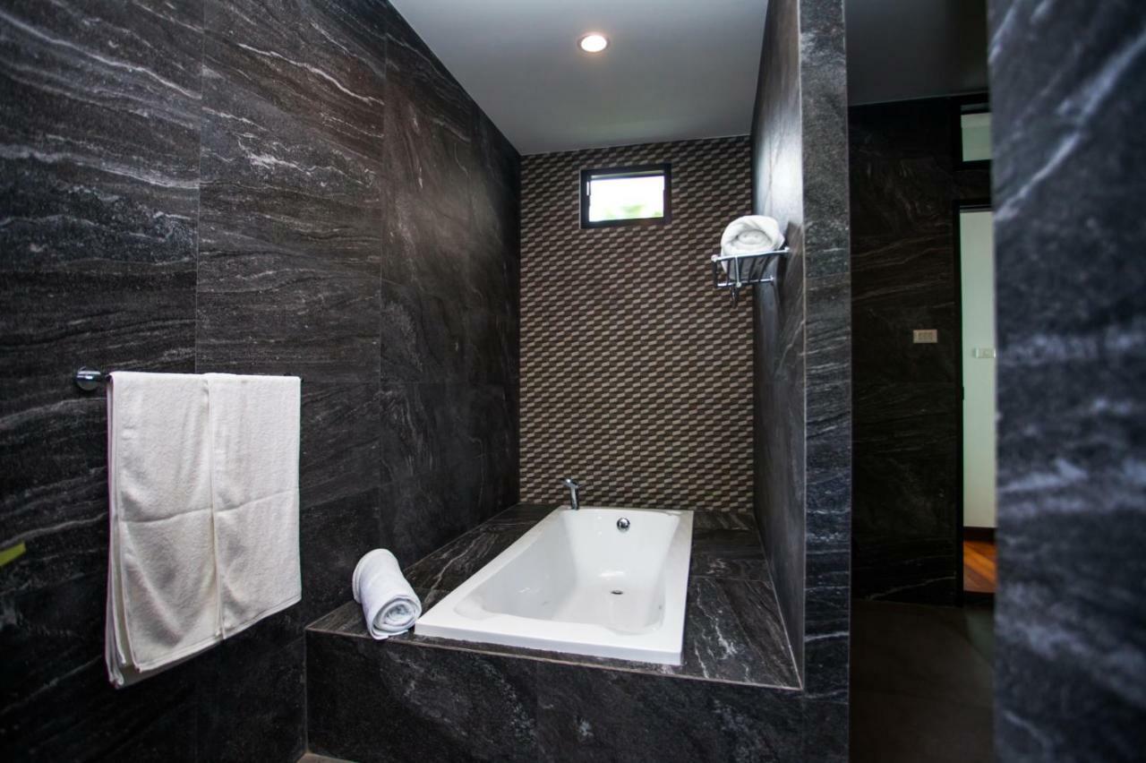 Villa Spacious 4 Bedrooms Private Pool In Phuket *