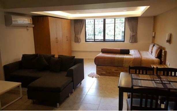 Oasis & Bar Apartamento Karon