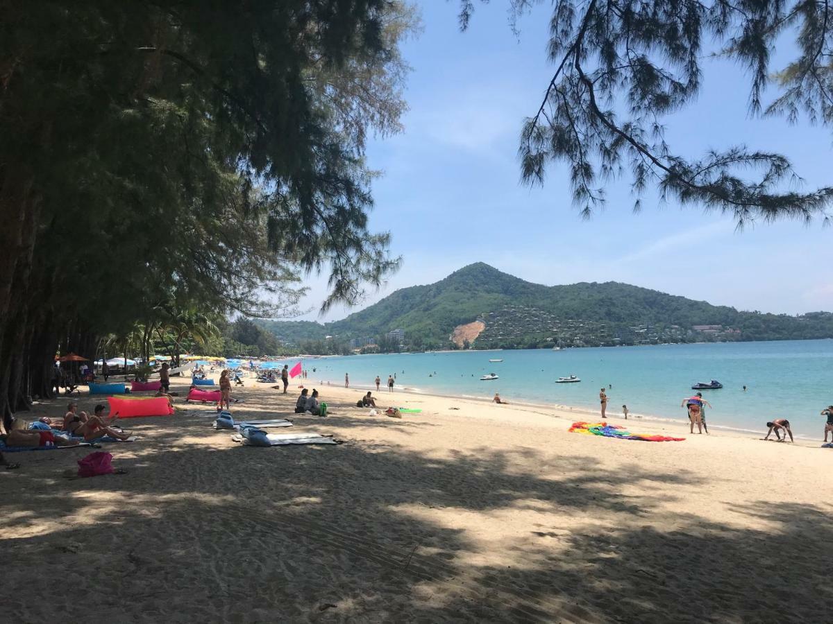 Close To The * Praia de Kamala