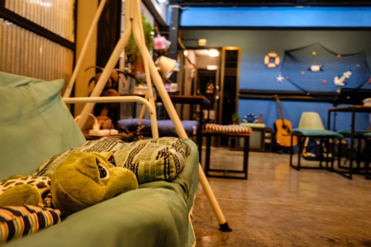 Vitamin Sea Albergue Phuket
