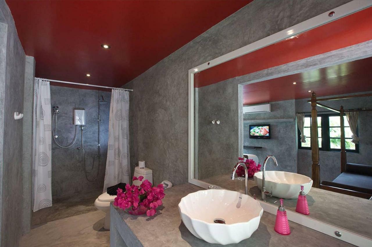 Baan Heaven / Pool Sleeps Up To 15 Holiday home Patong