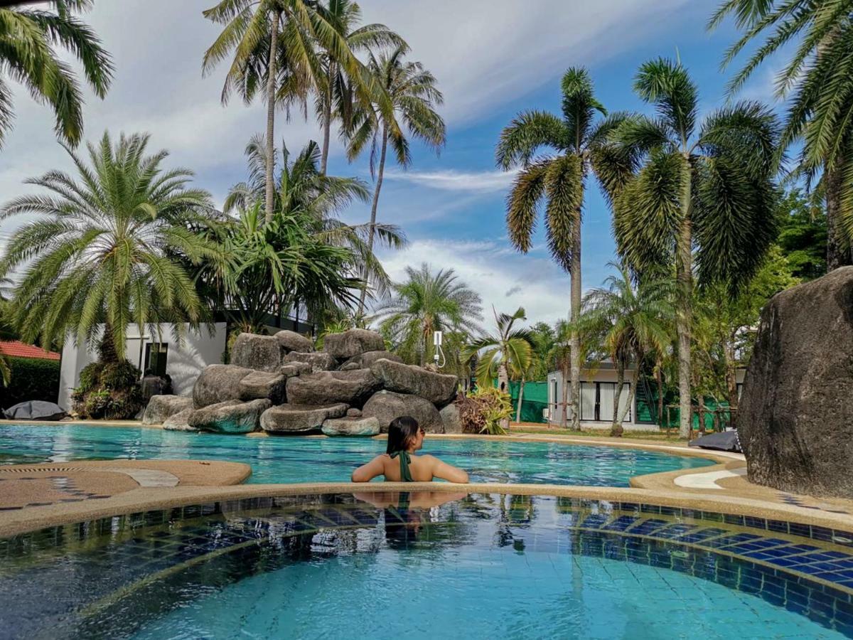 Coconut Wells Phuket * Chalong