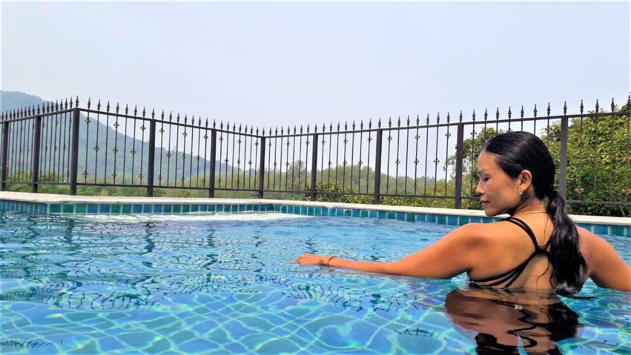 Absolute Poolside With Free Netflix @naiyang *