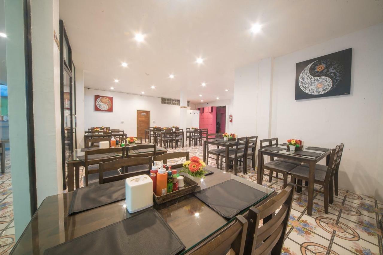 Panda Phuket (adults Only) Hostel *