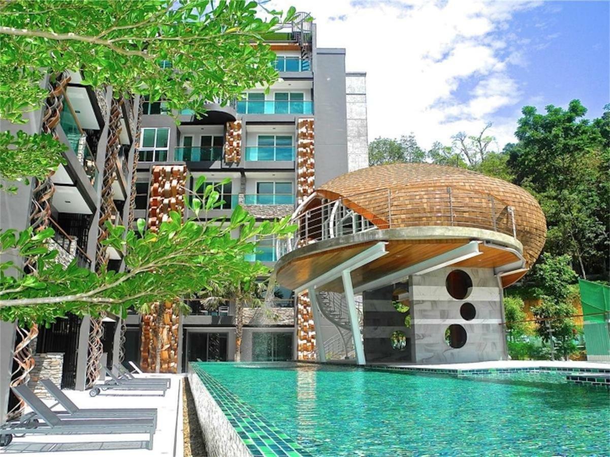 Emerald Terrace Apartment *