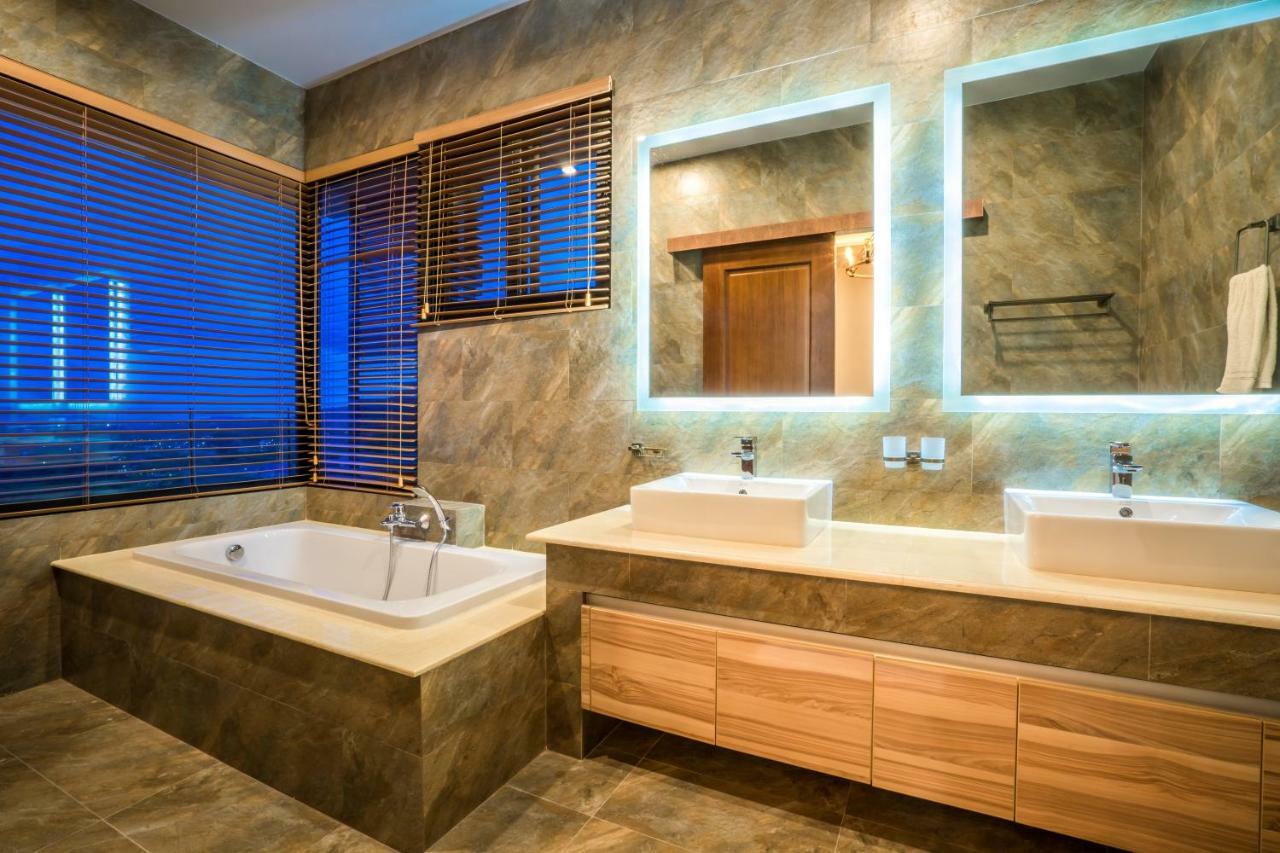 Nakara Hill Phuket Villa