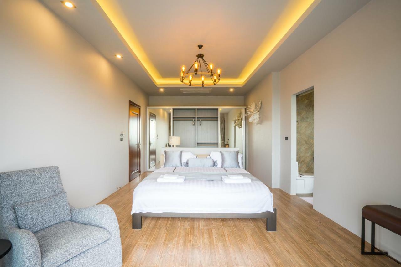 Nakara Hill Phuket Villa *
