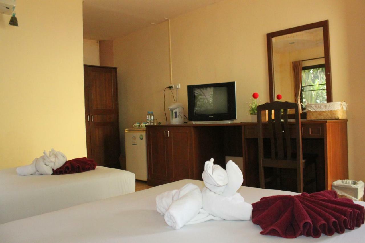 Guest house Merit Hill Bungalows