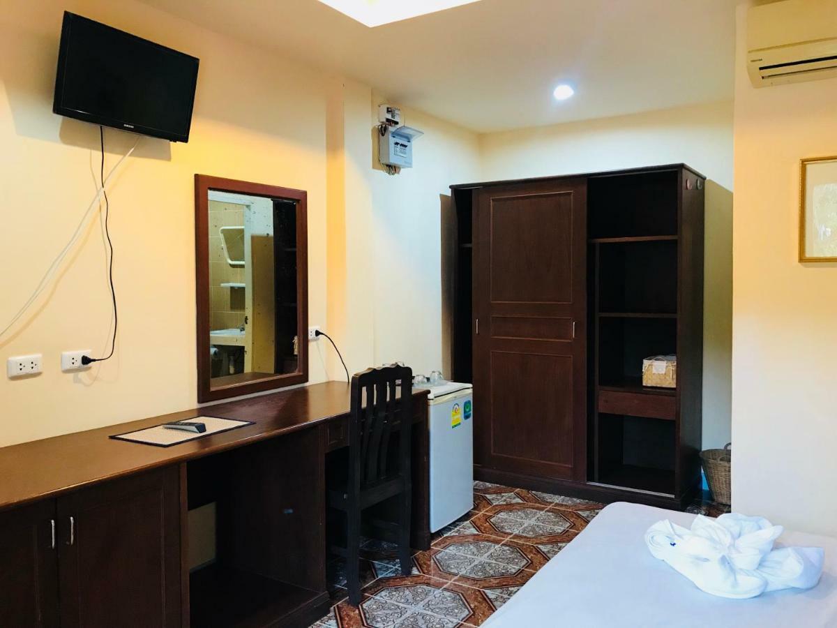Guest house Merit Hill Bungalows