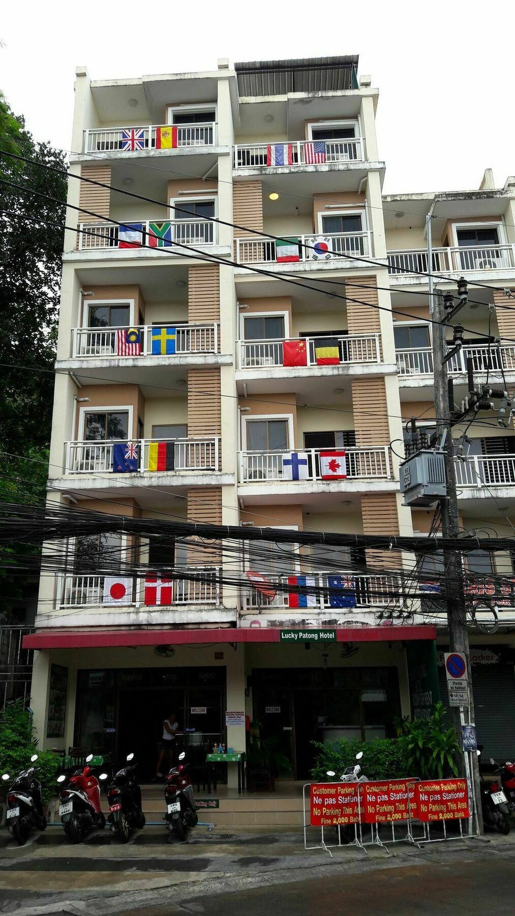 Hotel Lucky Buako