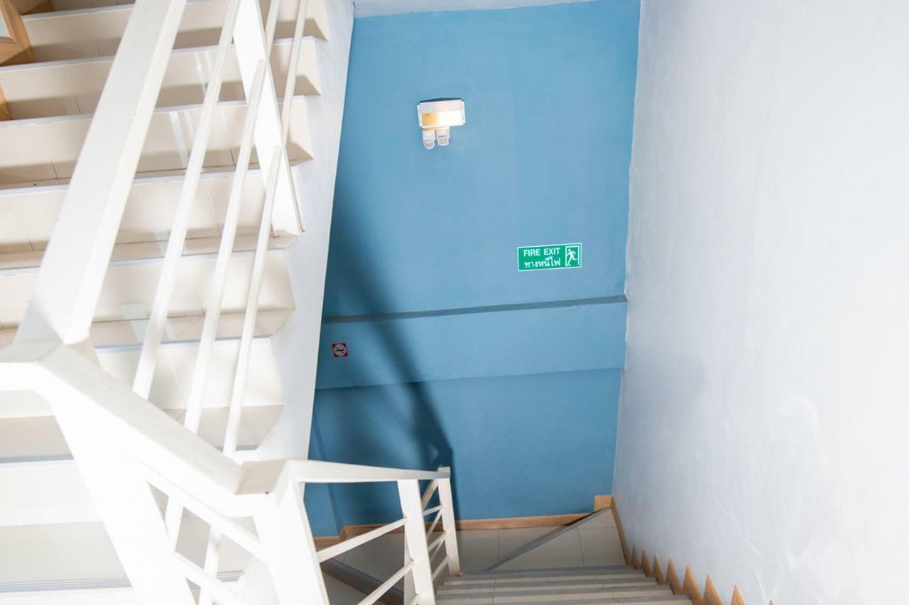 Apartment Oyo 303 Phoomjai House Chalong