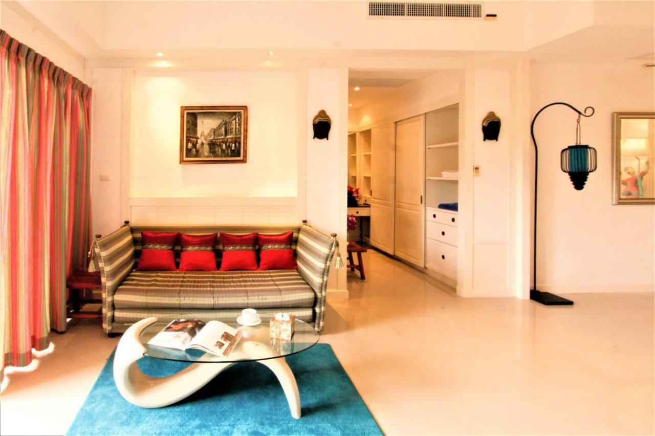 Villa Nakathani Villas *