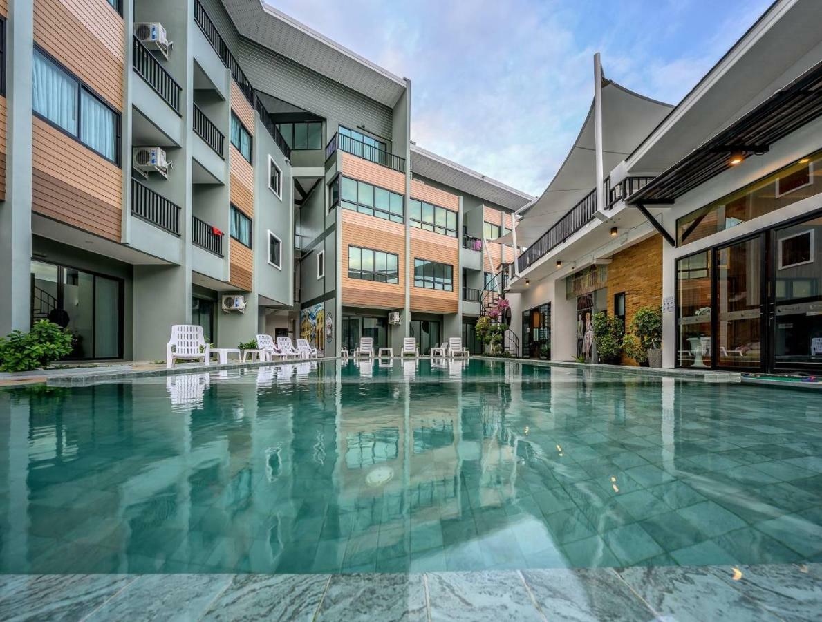 Phuket Airport Place 3*