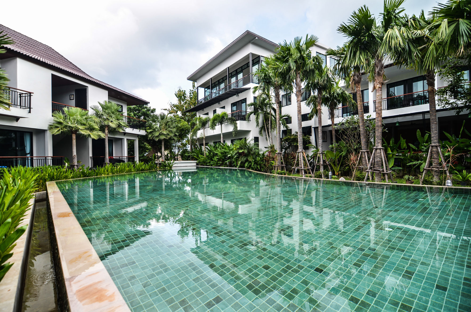 Coco Retreat Phuket And - Sha Resort 4*