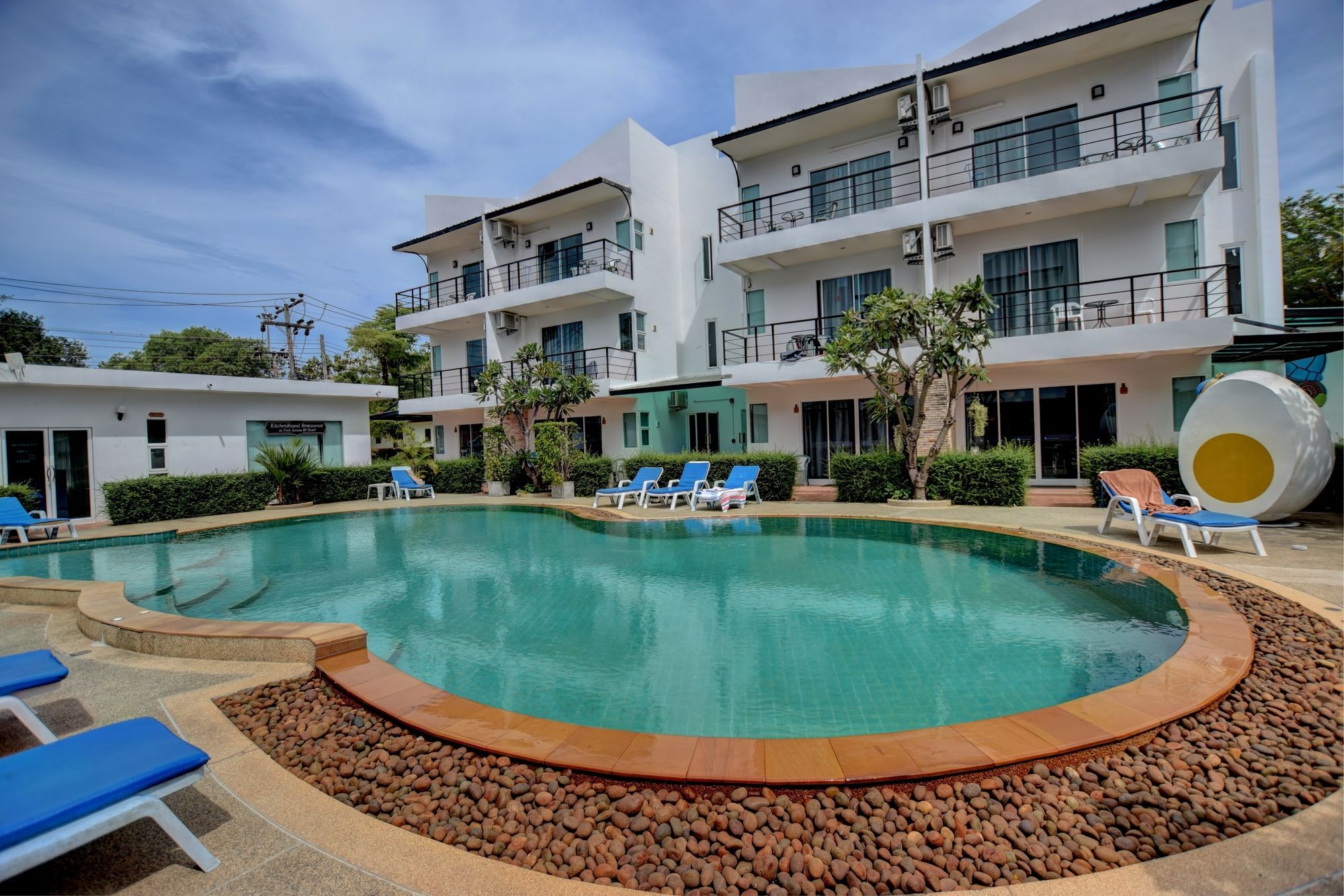 Pool Access 89 @rawai Hotel 4*