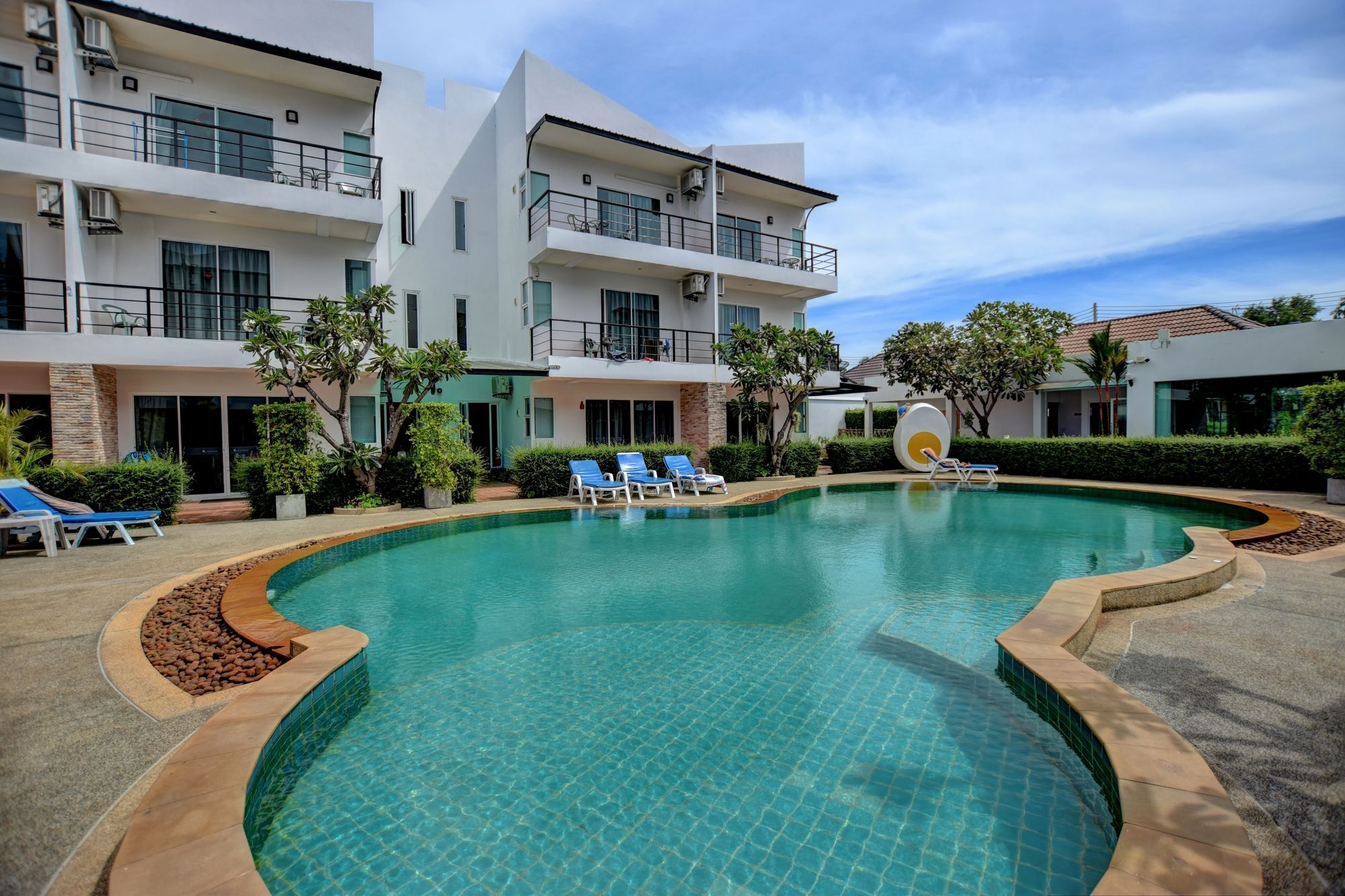 Pool Access 89 @rawai
