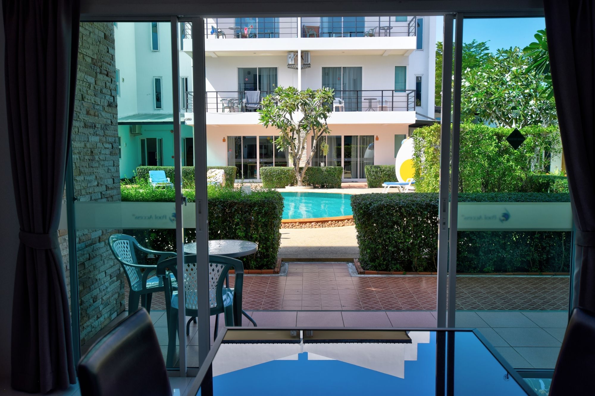 Pool Access 89 @rawai Hotel