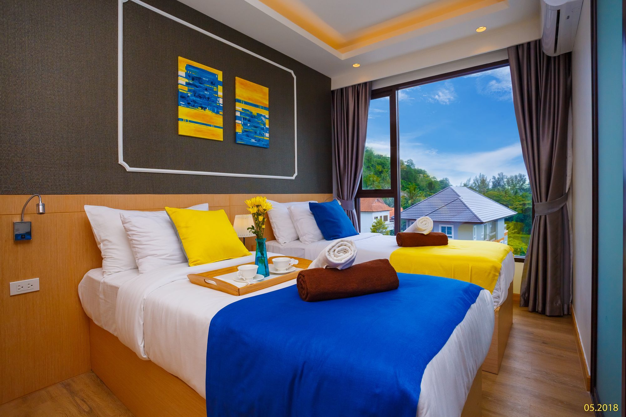 Hotel Aristo 2 Front - By Holy Cow 309