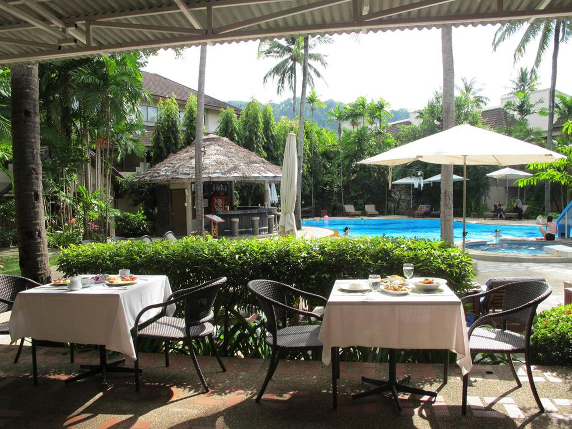 Zen Premium Phuket Hotel