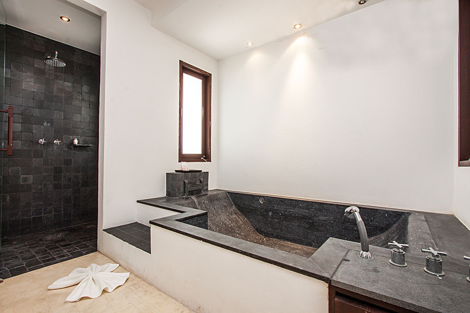 Nirano 22 2 Beds