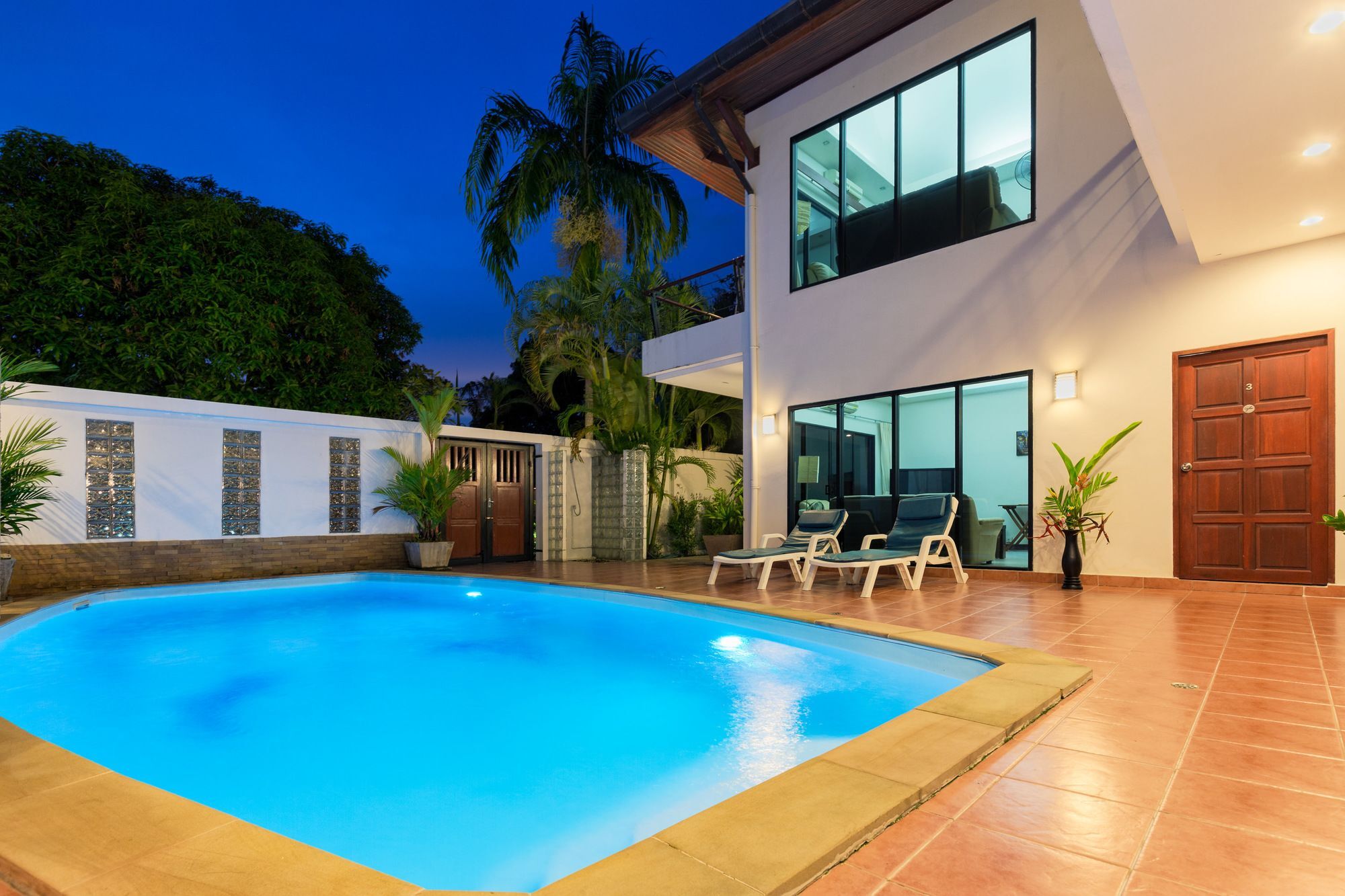 Apartment Pool *