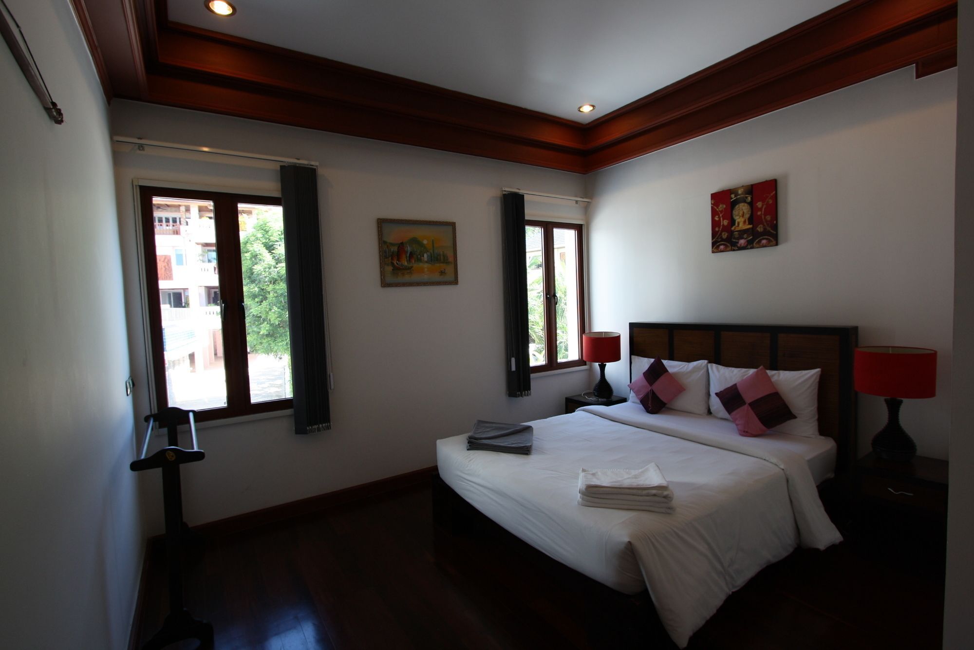 Sabai 3 And Surin Beach (Phuket)