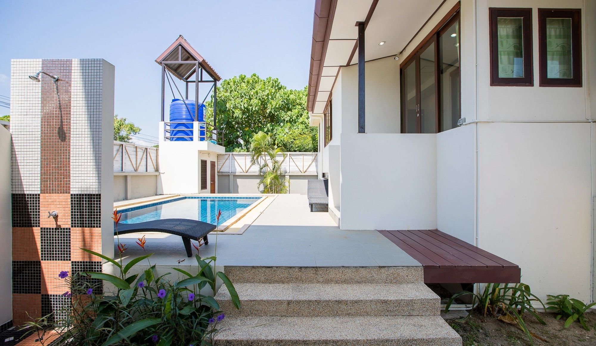 Lemon House Villa *
