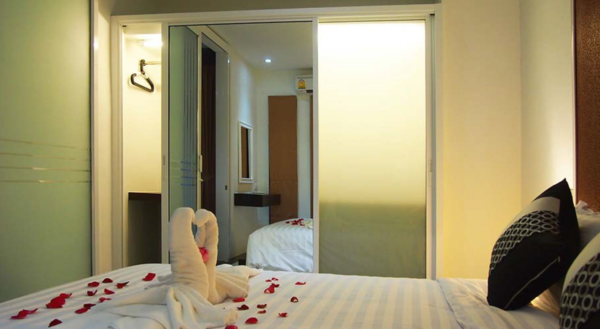 Apartment West Key *