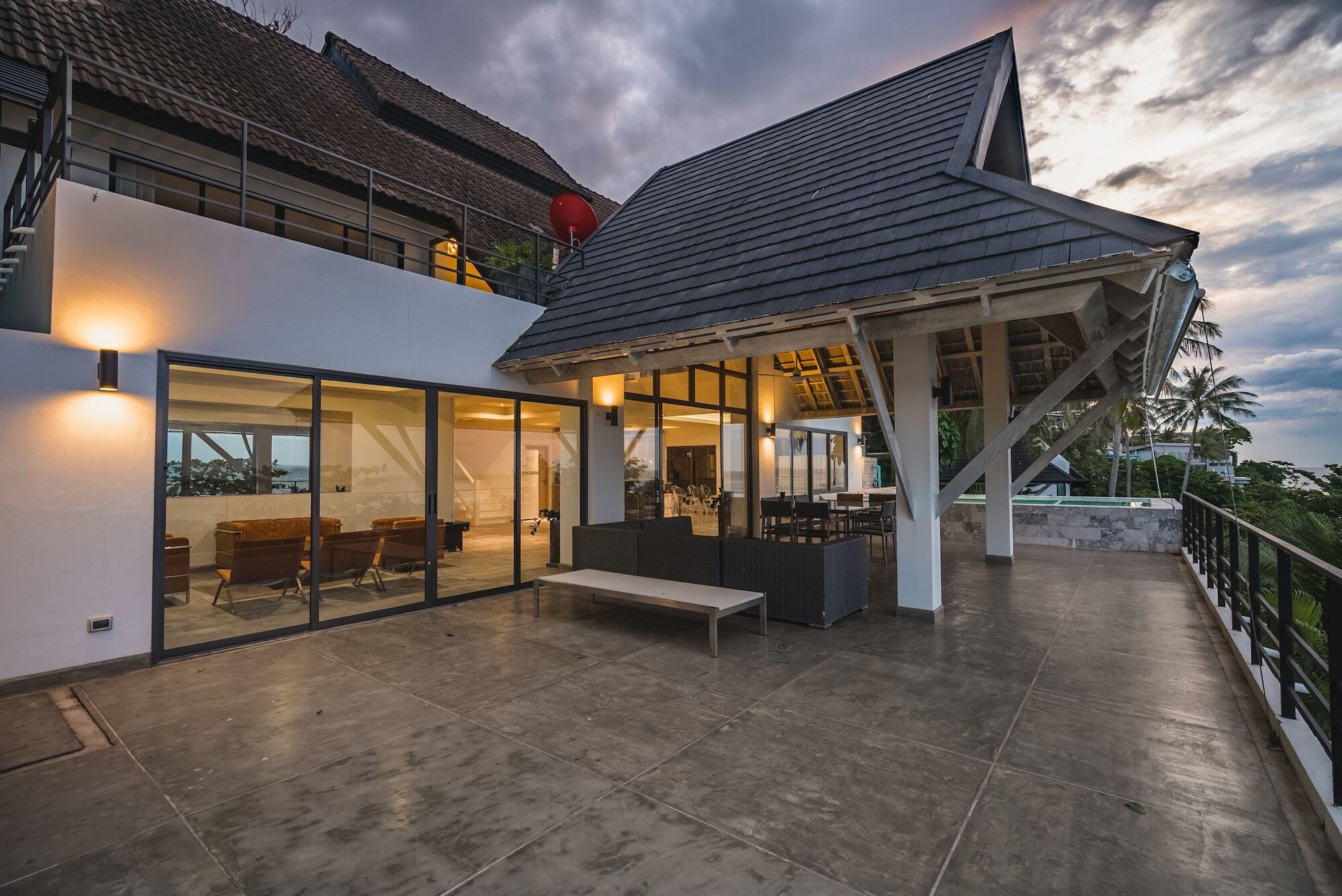 Villa Farrah Oceanfront Kamala Beach