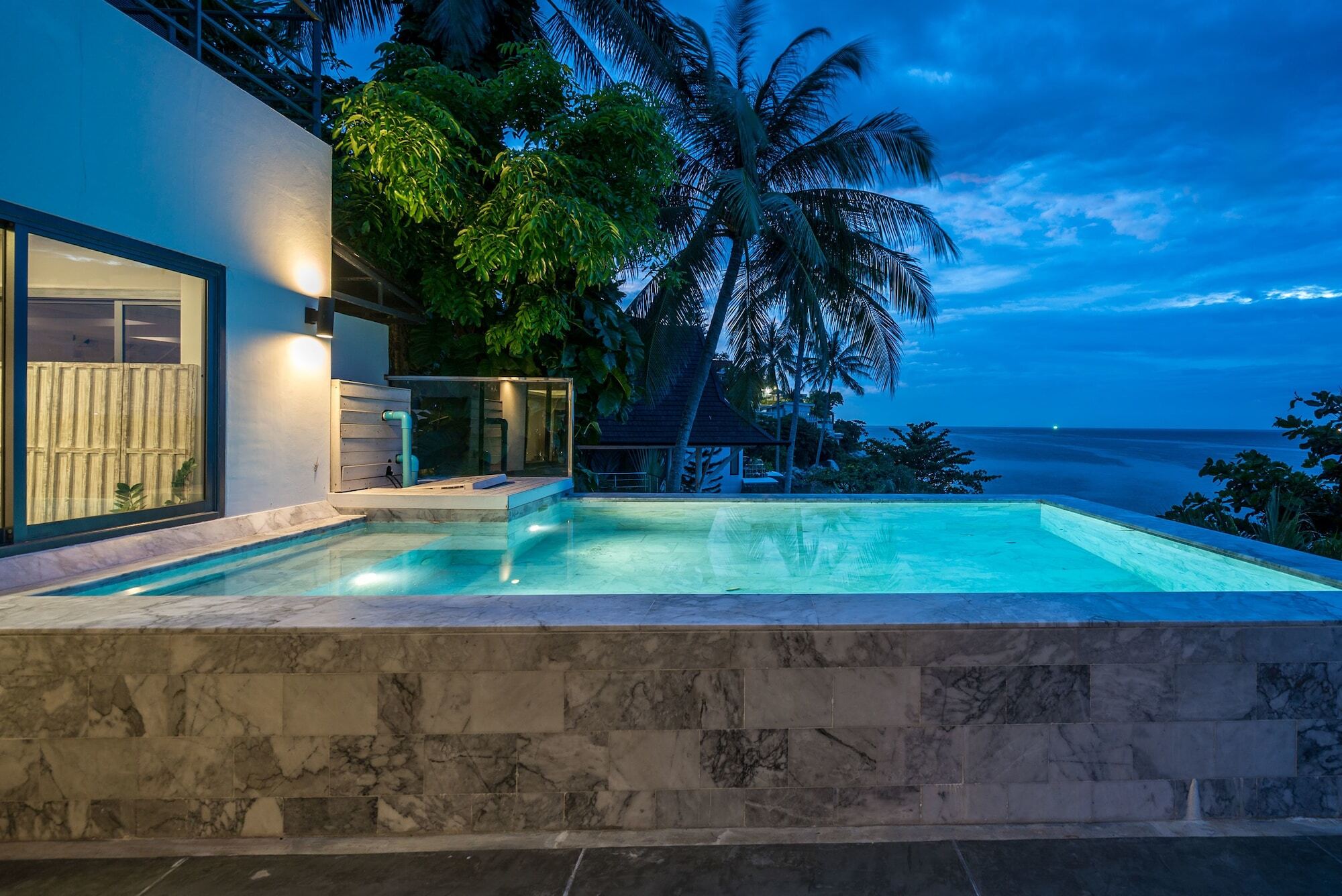 Farrah Oceanfront Kamala Beach