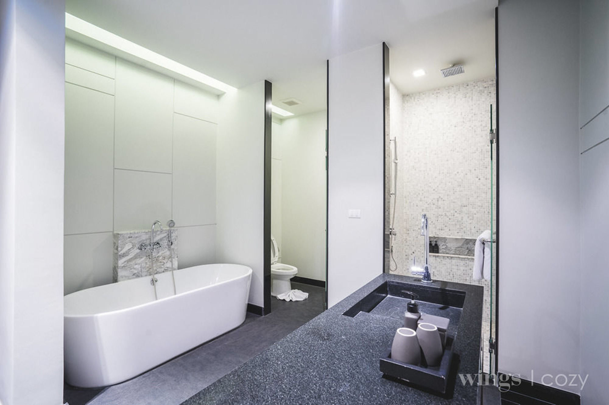 Villa Two Wings Phuket Villa, Layan