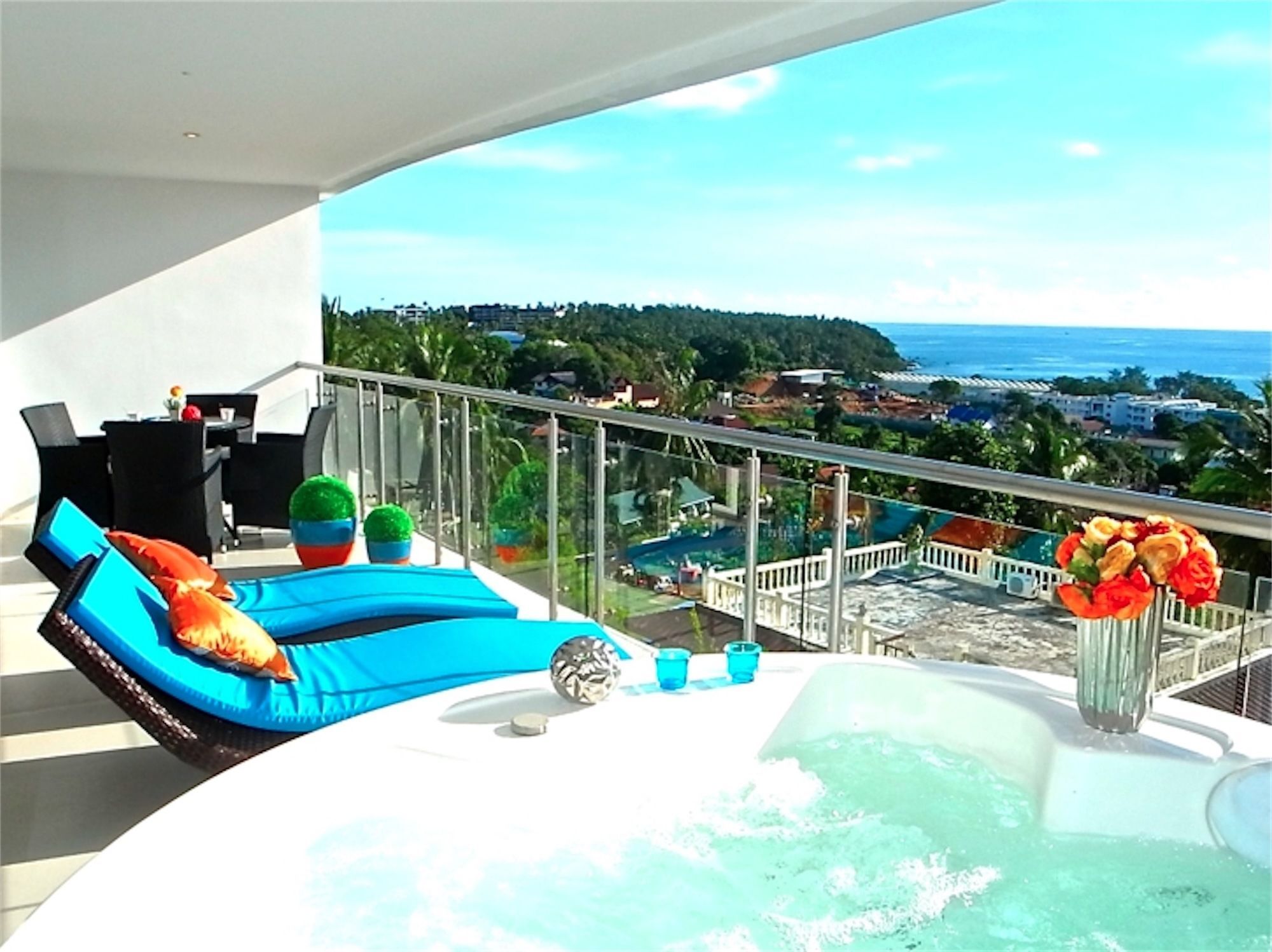 Sunset Plaza 2 Bedrooms Sea View