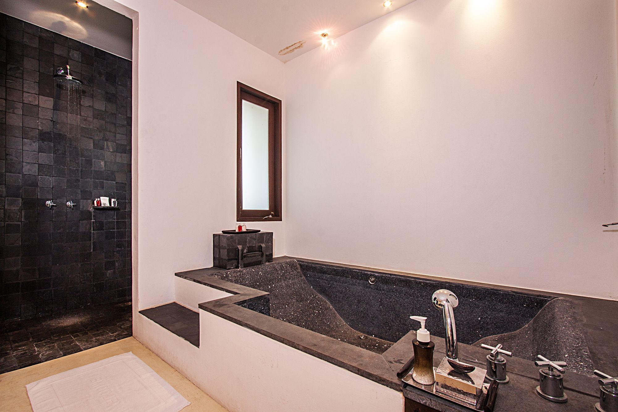 Nirano 21 2 Beds Kathu