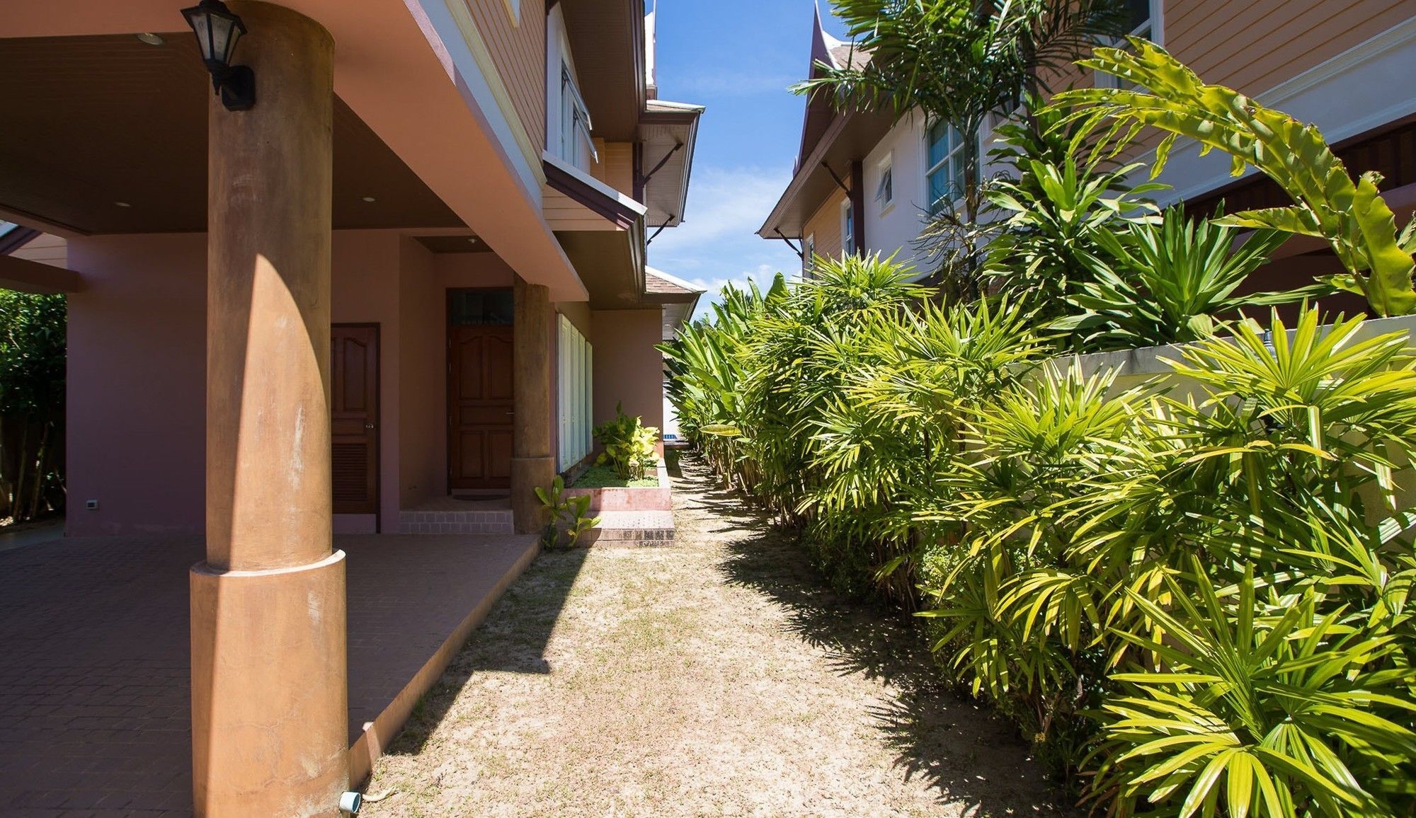 Baanmanchusa Thai Villa Rawai