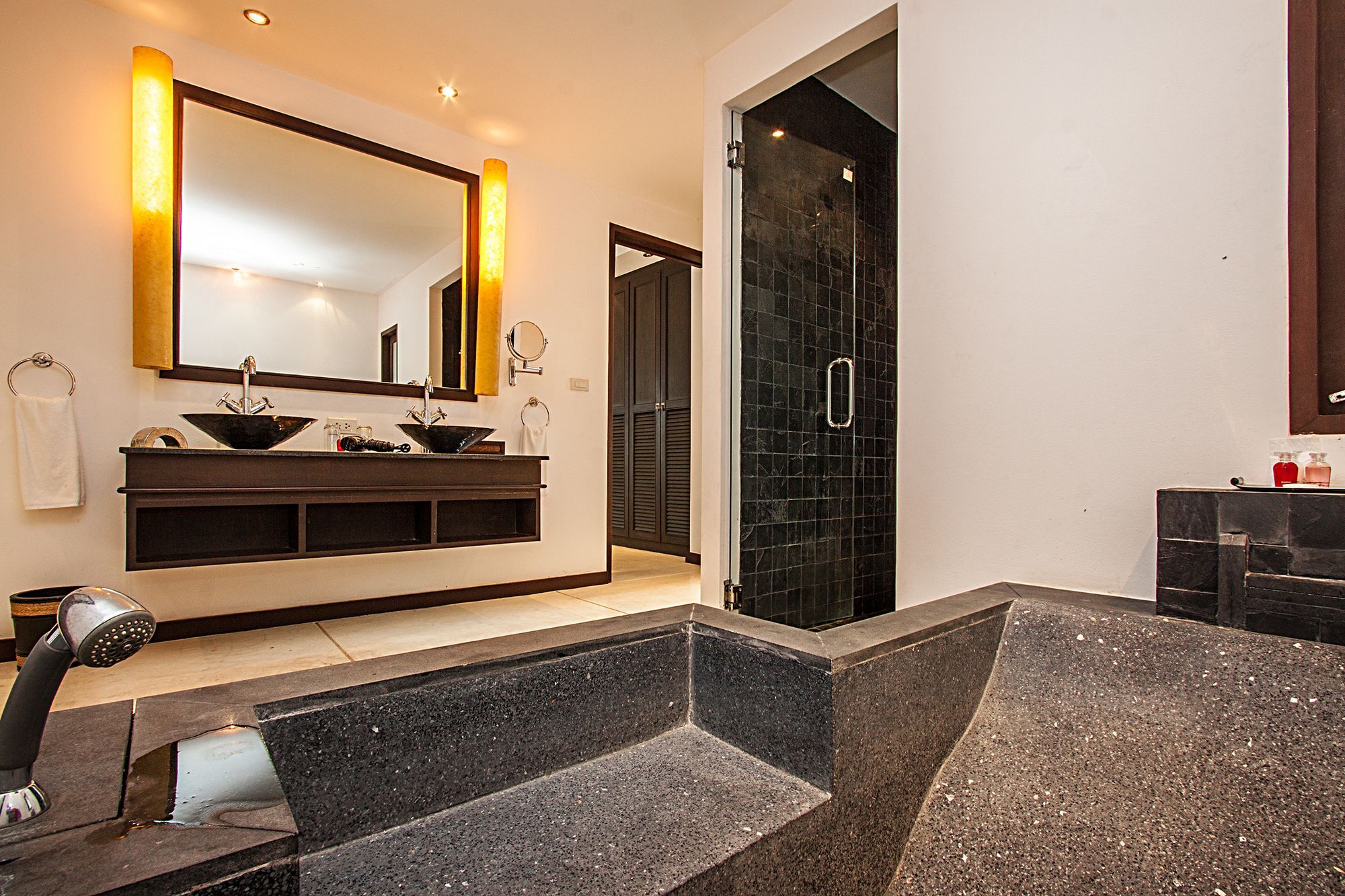 Nirano 22 2 Beds