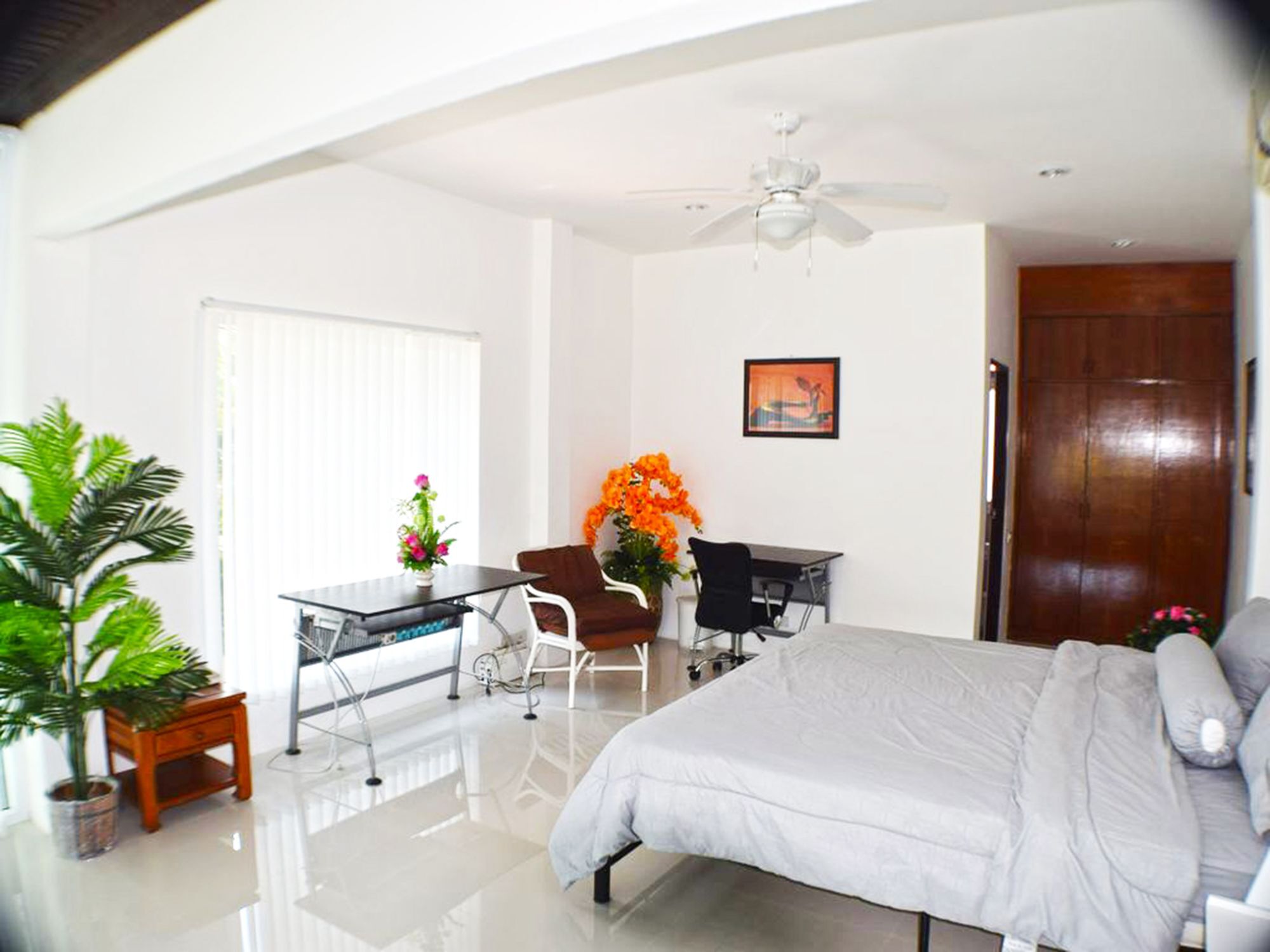 Luxury 5 Bed 5 Bath