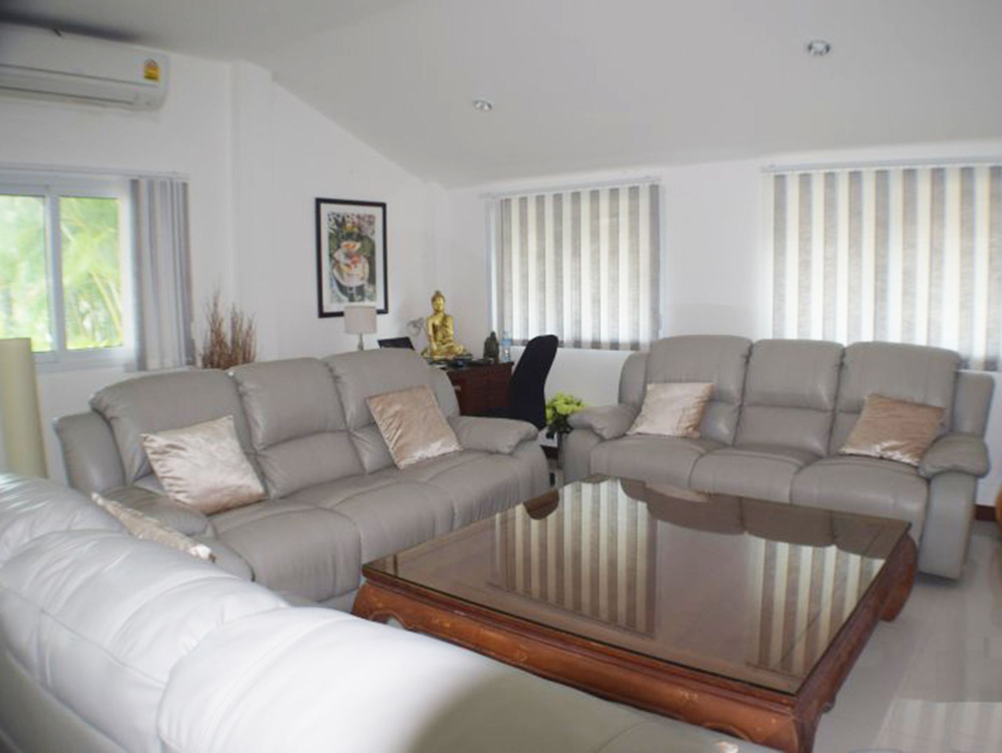 Luxury 5 Bed 5 Bath *