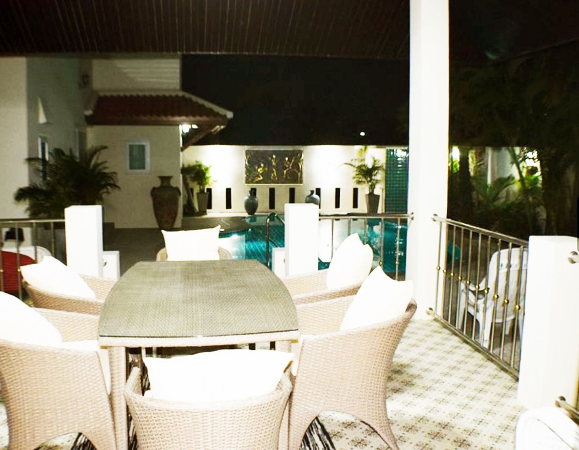 Luxury 5 Bed 5 Bath *
