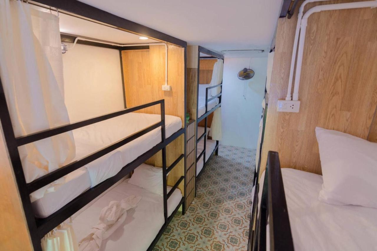 Bed At Albergue *