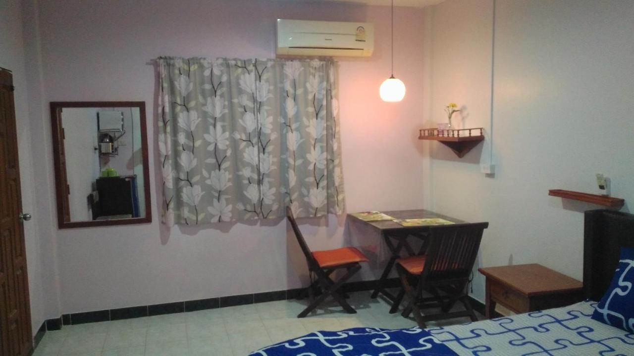 Apartment With Aircon Phuket
