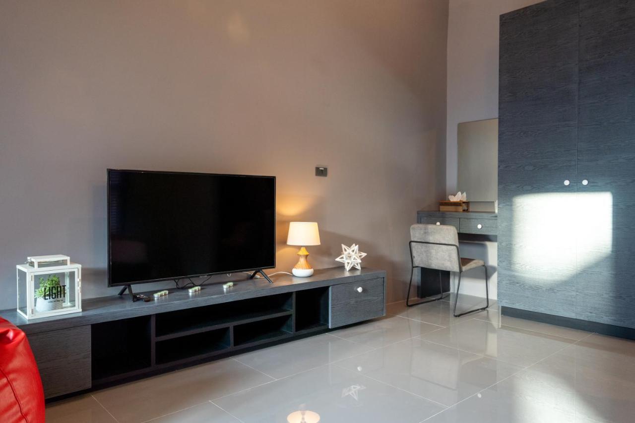 La Belle Pool Phuket - Away From Bang Tao Beach (Phuket)
