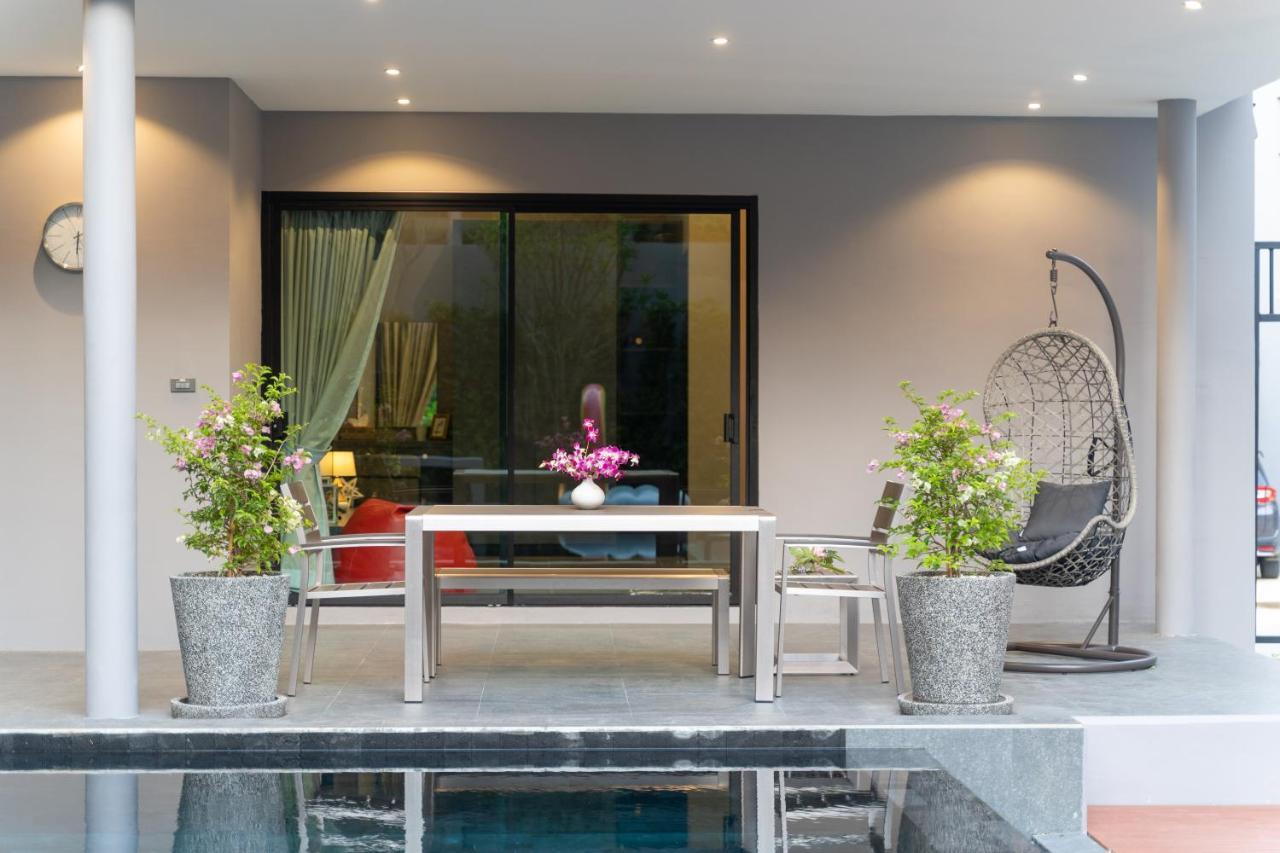 La Belle Pool Phuket - Away From