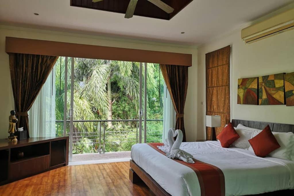 4 Bedroom Phuket Villa Kamala Beach