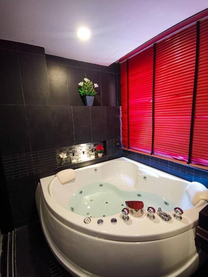 Apartment Absolute Bangla R305