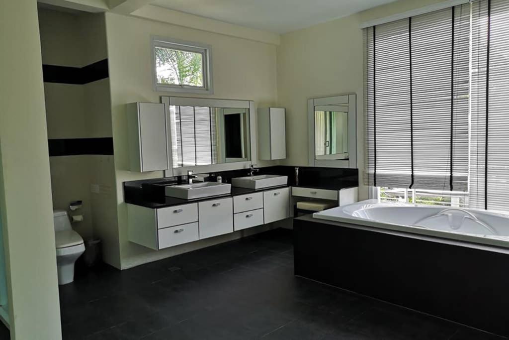 4 Bedroom Phuket Villa