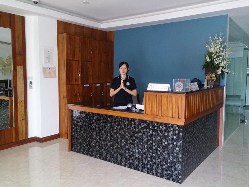 Hotel De42 3*